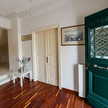 Lamda Villa